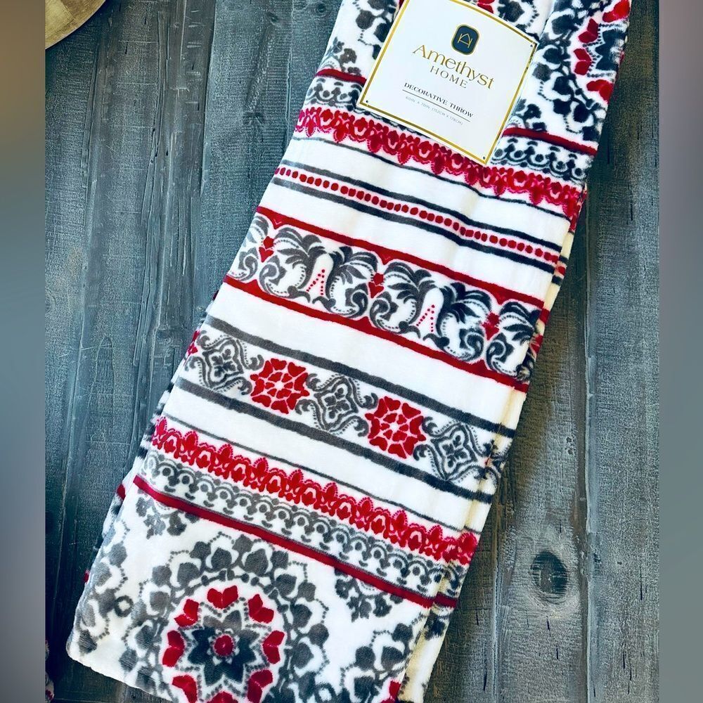 Holiday Medallion Stripe Design Plush Velvet Christmas Winter Throw Blanket